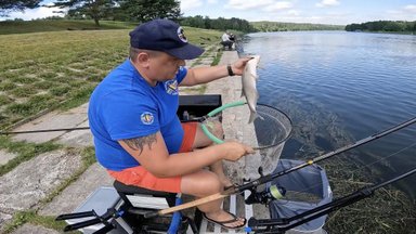Modestas žuvauja. Sportinės žvejybos varžybos Birštone: pergalę atnešė 9 kg laimikis