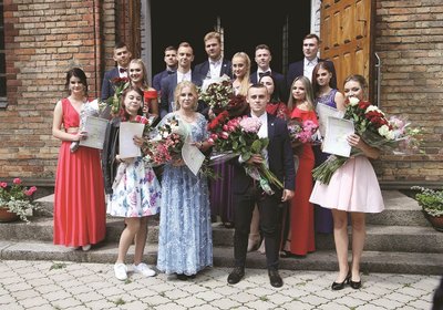 Daugelyje gimnazijų gilias tradicijas turėjusios išleistuvės ir atestatų įteikimo ceremonija šiais metais nevyks.: „Rinkos aikštės“ archyvo Algimanto Barzdžiaus nuotr.