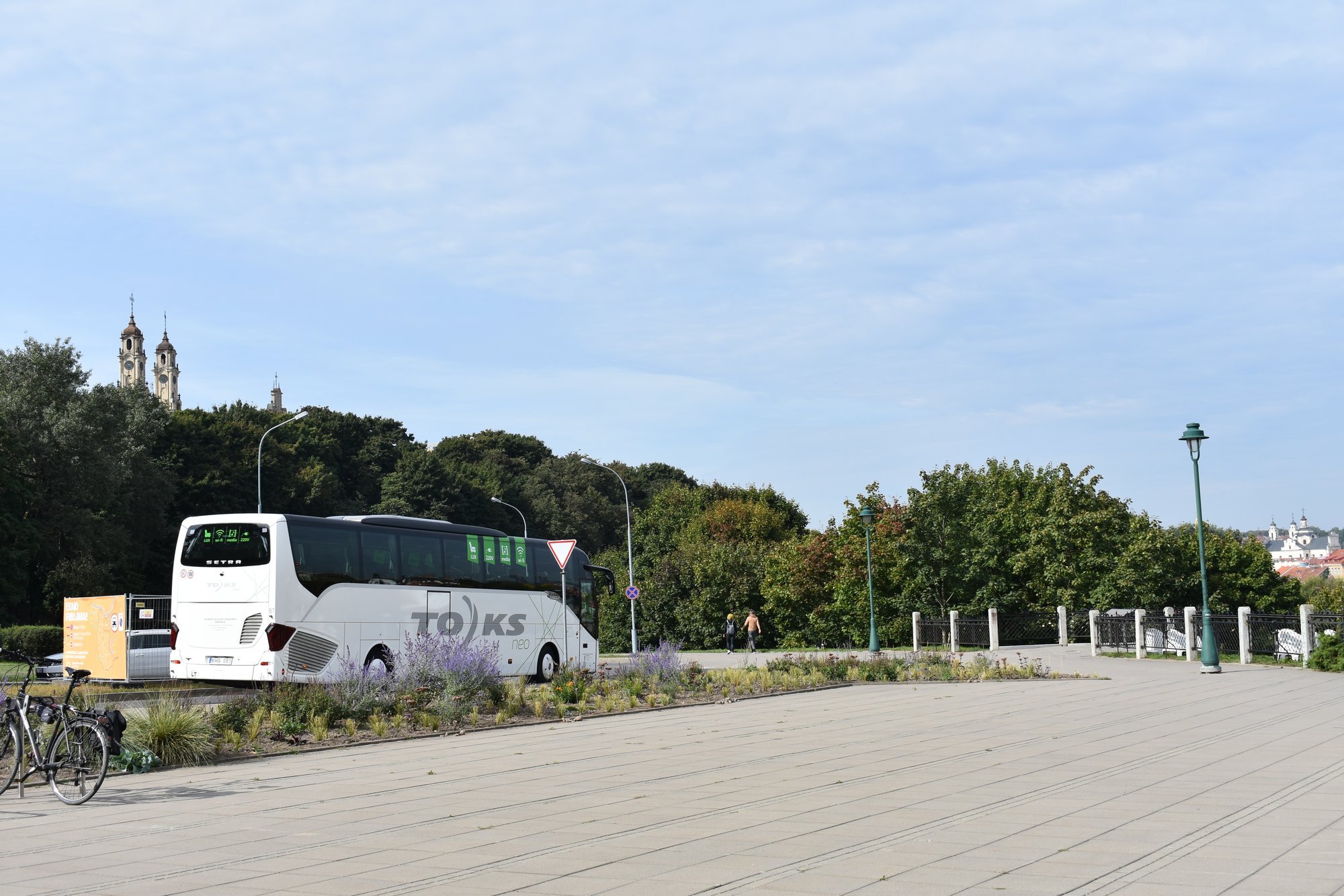 Bus Trip Becomes Hell: Even 30-Degree Heat Felt Cool