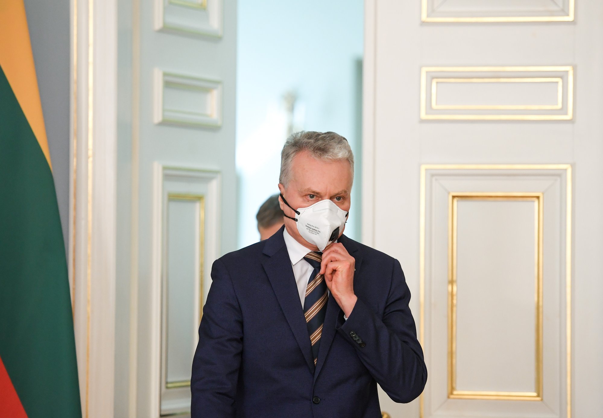 President signs into law tougher penalties for breaking quarantine rules