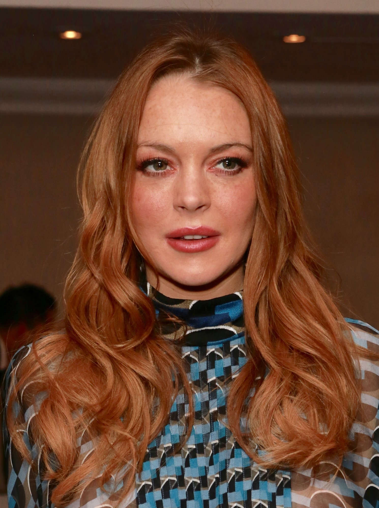 Порно ағасы әпкесі мен қуыршақ