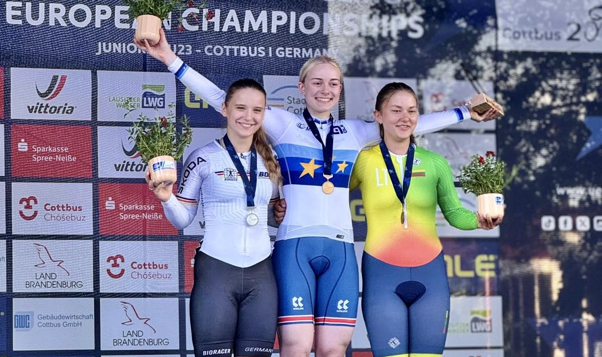 Lauryna Valiukevičiūtė ant podiumo