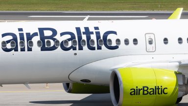 „airBaltic“ paskelbus bilietų išpardavimą, vartotojai užplūdo svetainę: startavus akcijai sistema striginėjo  