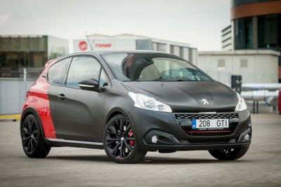 "Peugeot 208 GTI"