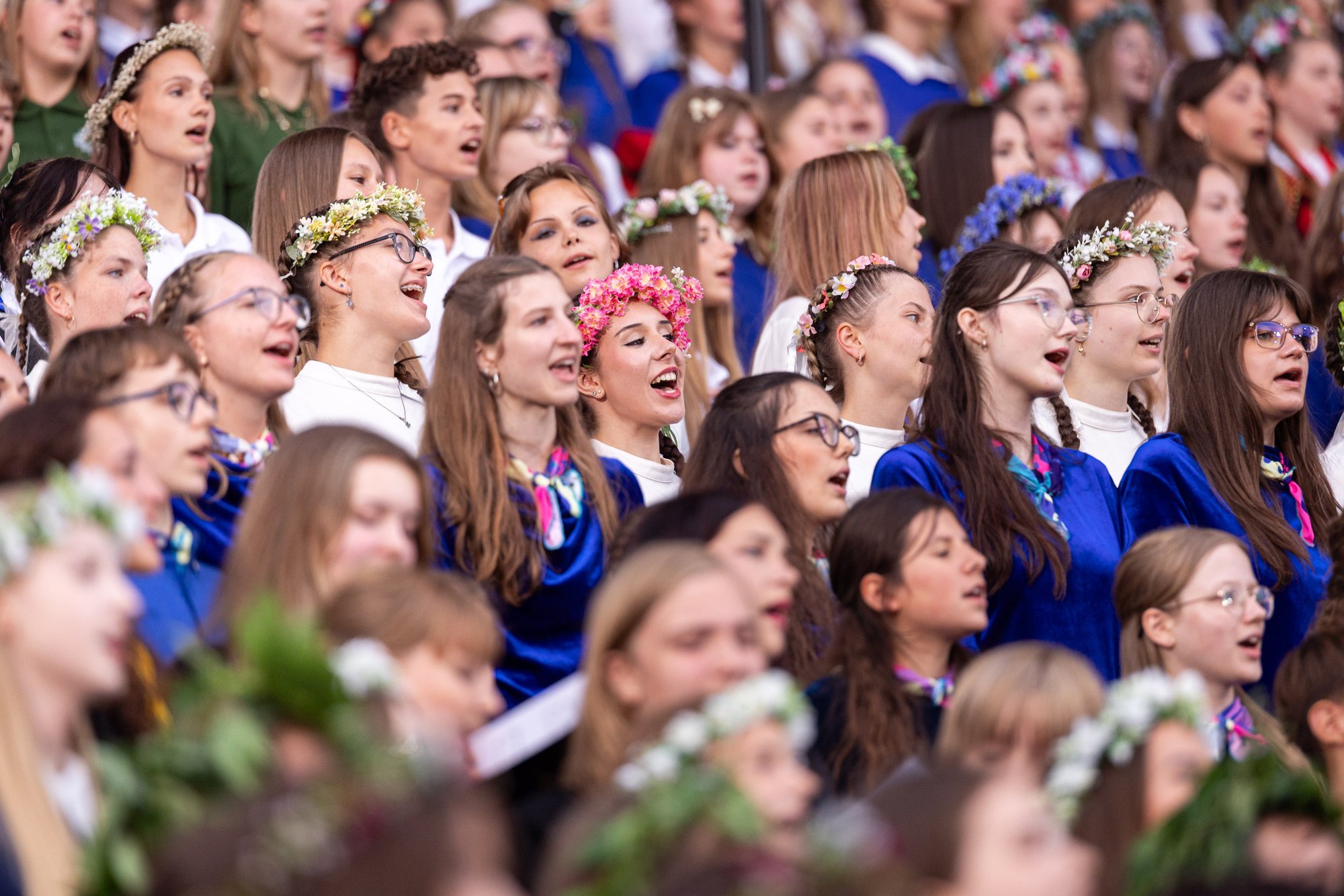 Lithuania sings national anthem together in stunning display of unity