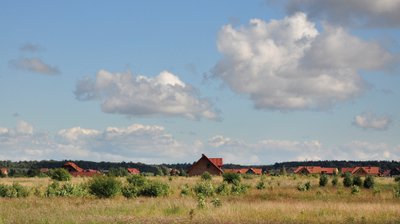 Tarp uosto ir kurorto įsprausto parko apsauginė zona pamažu tankiai apstatoma gyvenamųjų namų kvartalais. Dalios Račkauskaitės nuotr. 