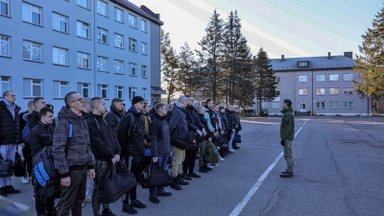 Išsiskyrė partijų nuomonės, kada galėtų būti įvestas visuotinis šaukimas