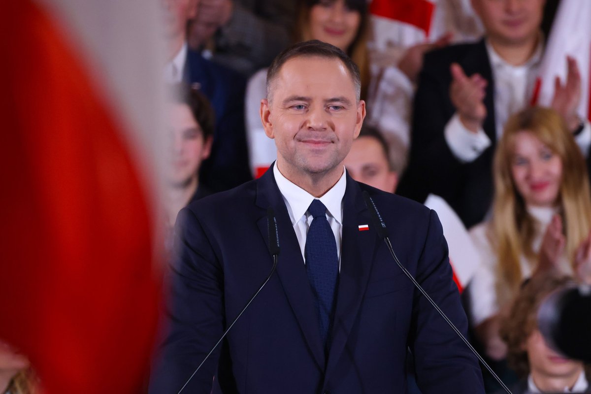 選出されたポーランド大統領は、タスク首相に厳格なメッセージを送りました