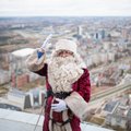 Kalėdų Seneliai  susitiko Televizijos bokšte, teko pūsti ir į alkotesterį 