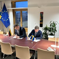 Lietuva ir Švedija pasirašė ketinimų susitarimą dėl gynybos pramonės ir oro gynybos