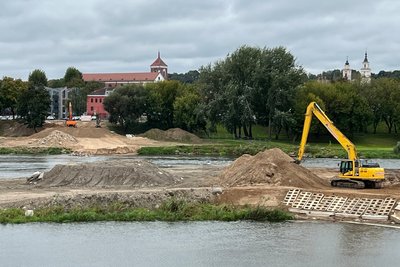 Pėsčiųjų tilto statybos Kaune, tarp Senamiesčio ir Vilijampolės