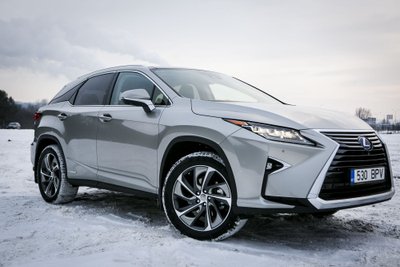 "Lexus RX 450h"