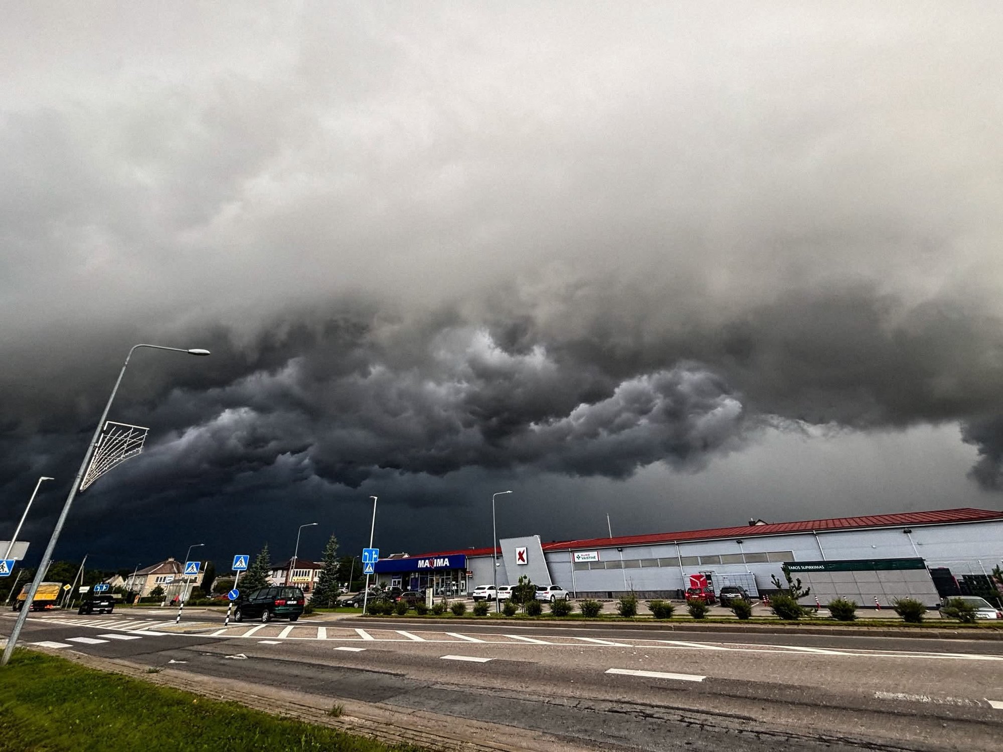 Stormy cyclones approach Lithuania, bringing unsettled weather