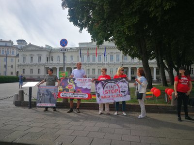 Piketas prie Prezidentūros „Stop „Barnevernet“ ideologijai pasaulyje“