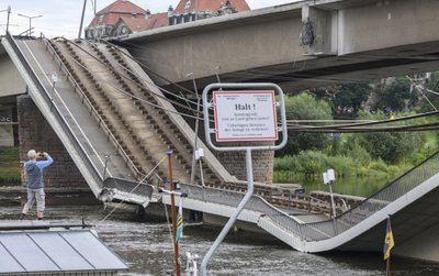 Vokietijoje įgriuvo tiltas