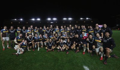 "Harlequins" ir maorių "All Blacks"