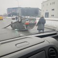 В Вильнюсе перевернулся автомобиль