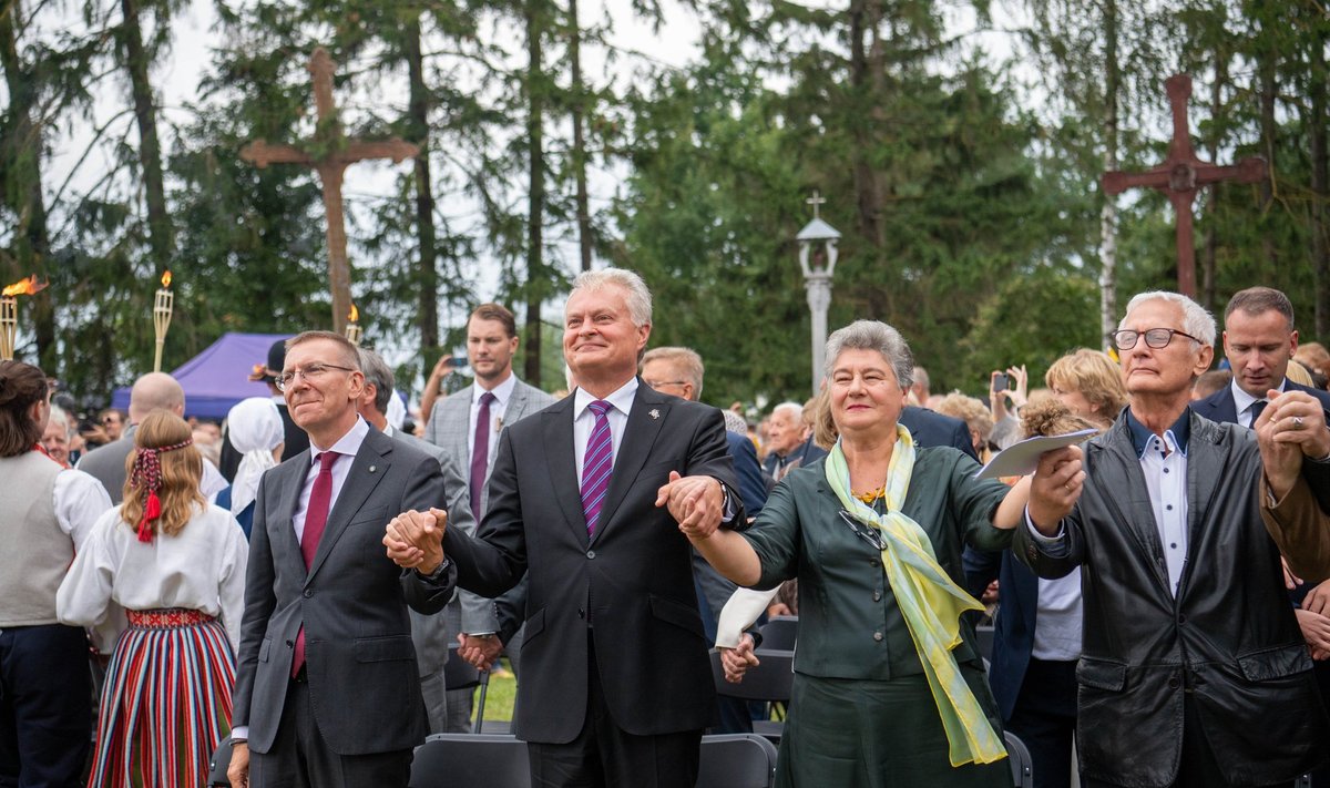 Lietuvos ir Latvijos prezidentai dalyvavo Baltijos kelio 35-mečio minėjime