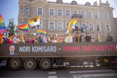 Laisvės partijos plakatas LGBT eitynėse