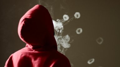 Klaipėdos savivaldybė skirs beveik 400 tūkst. eurų elektroninių cigarečių detektorių ir vaizdo kamerų įrengimui mokyklose