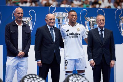 Kylianas Mbappe su Zinedine'u Zidane'u, Florentino Perezu ir Pirre