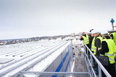 Lentvaryje atidaryta didžiausia Baltijos šalyse saulės elektrinė, įrengta ant stogo