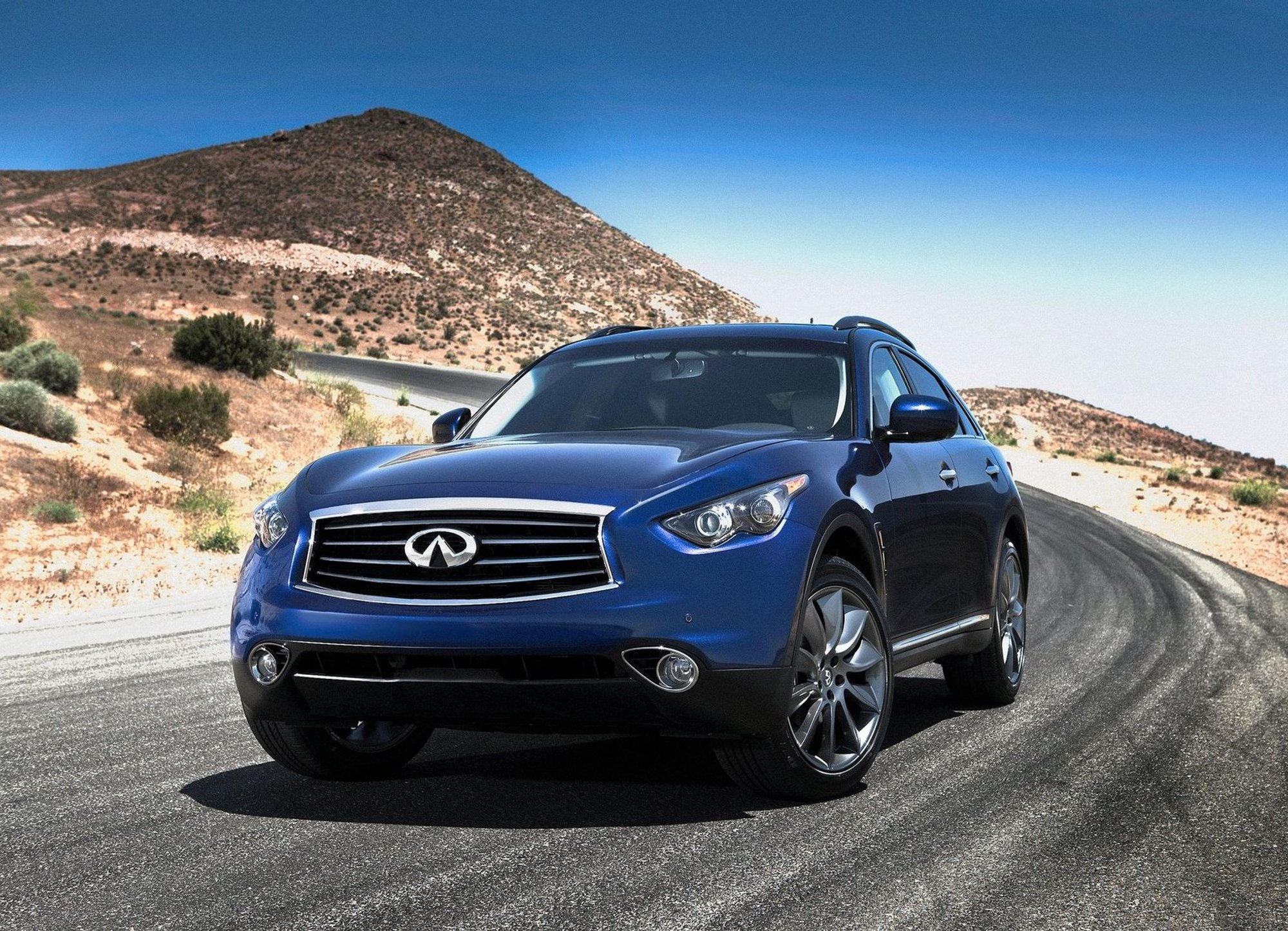 Infiniti“ atnaujino FX visureigį - Delfi auto
