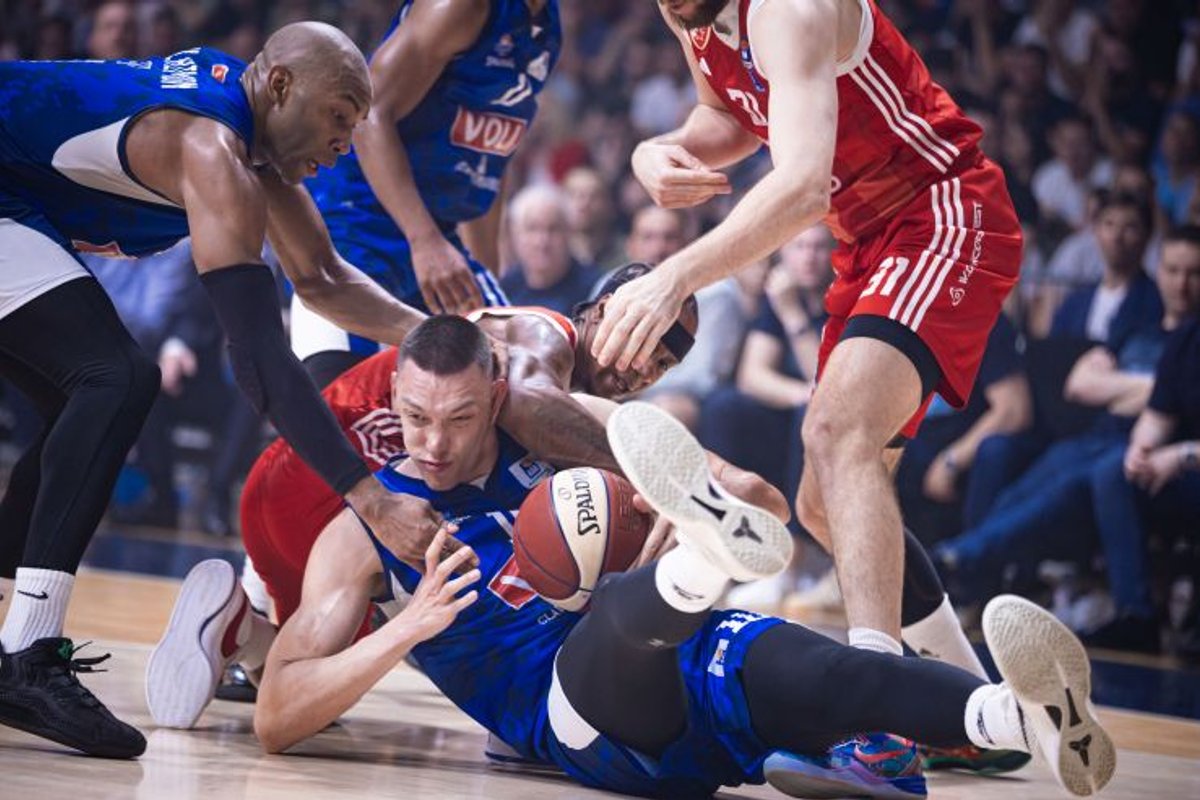 Aistros Adrijos Lygoje Sirgaliai M t Daiktus Crvena Zvezda Paliko aistros-adrijos-lygoje-sirgaliai-m-t-daiktus-crvena-zvezda-paliko