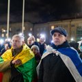 Žmonės vėl susirinko prie Seimo protestuoti prieš „Nemuno aušrą“ valdžioje: jaučia, kad dalyvauja istoriniuose įvykiuose