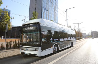 „Caetano H2 City Gold“ vandeniliu varomas autobusas